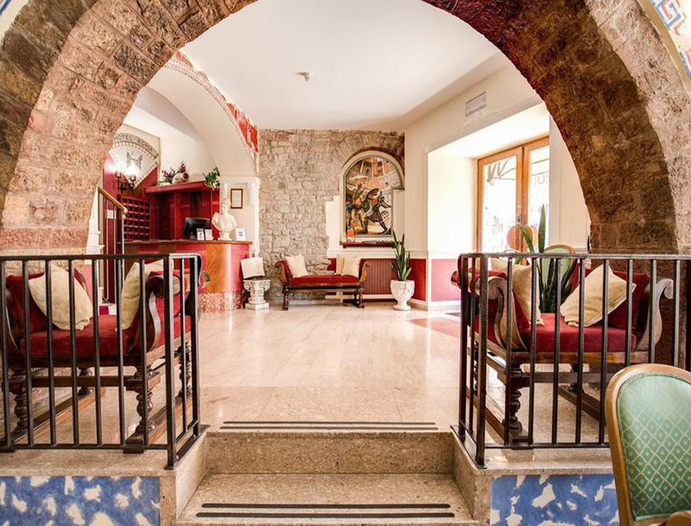 Hotel Roma Assise Extérieur photo