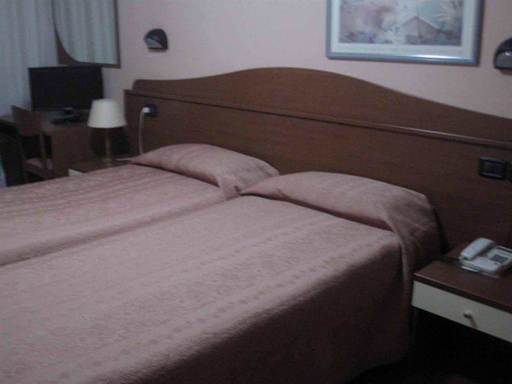 Hotel Roma Assise Extérieur photo
