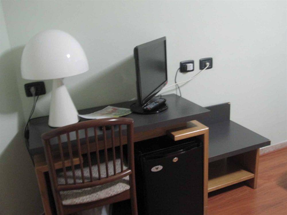 Hotel Roma Assise Extérieur photo